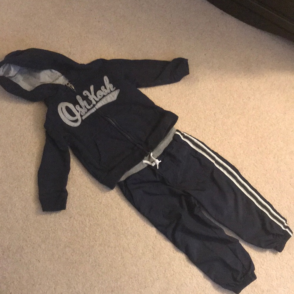 OshKosh Navy blue 3T outfit, hoodie and pants